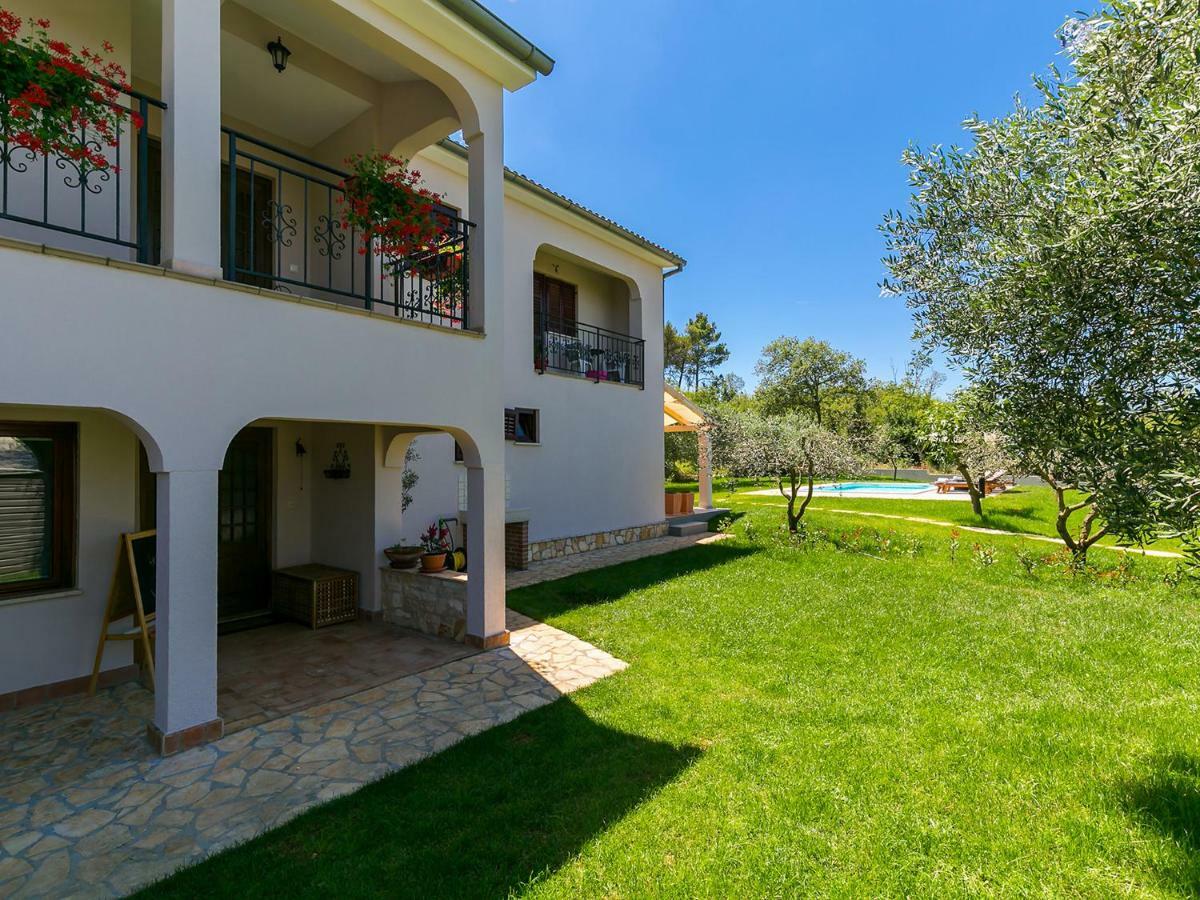 Pool Premium Apartment Vrsar Exterior photo